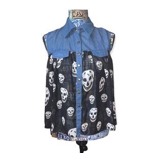 Skull short sleeve shirt size small